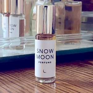 Olivine Atelier Snow Moon perfume oil roll on